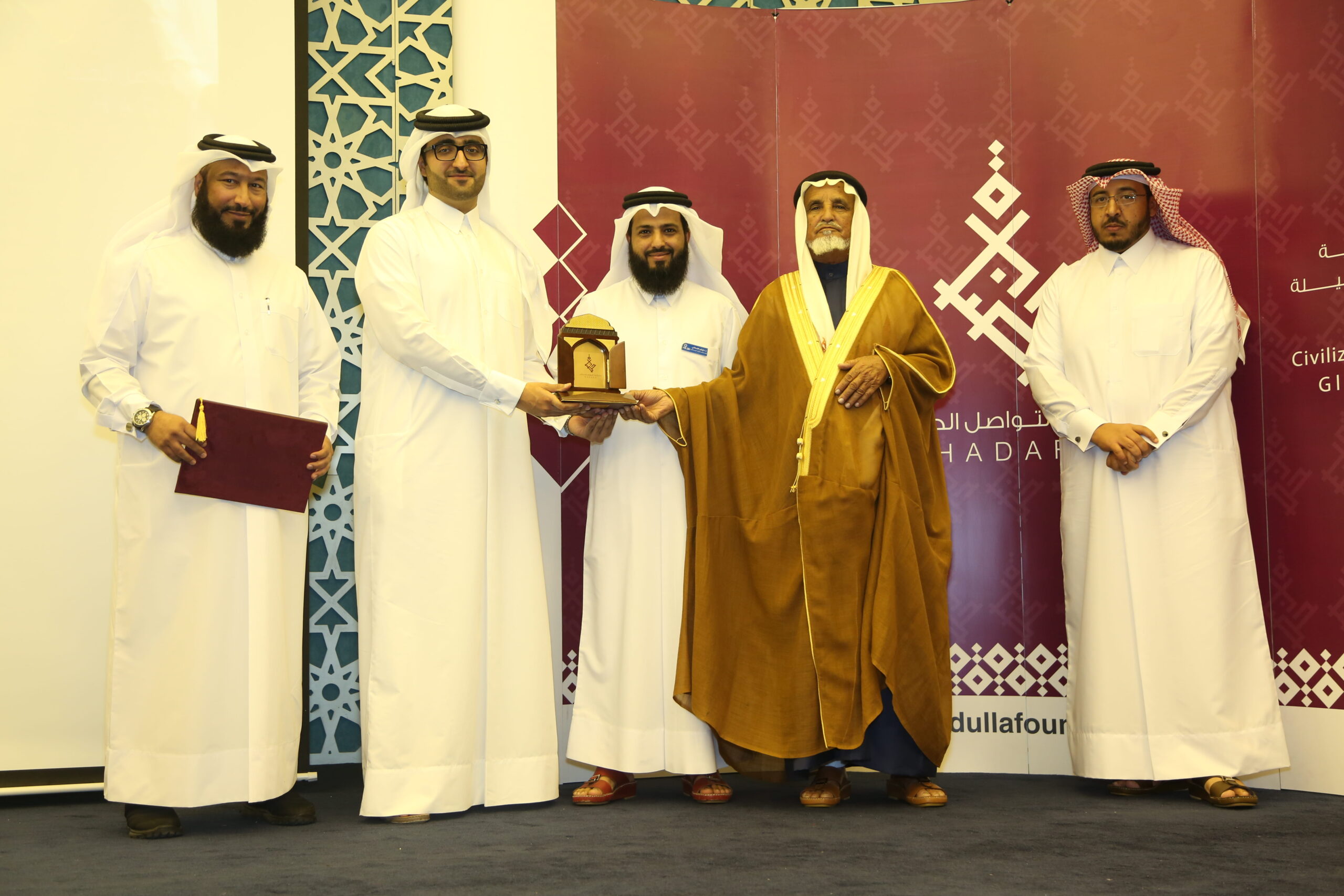 Al Qahtani Receives the First Pioneers of Civilizational Communication Award